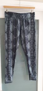 DUNNES Performance python print leggings Sz M (Fit 10-12UK)