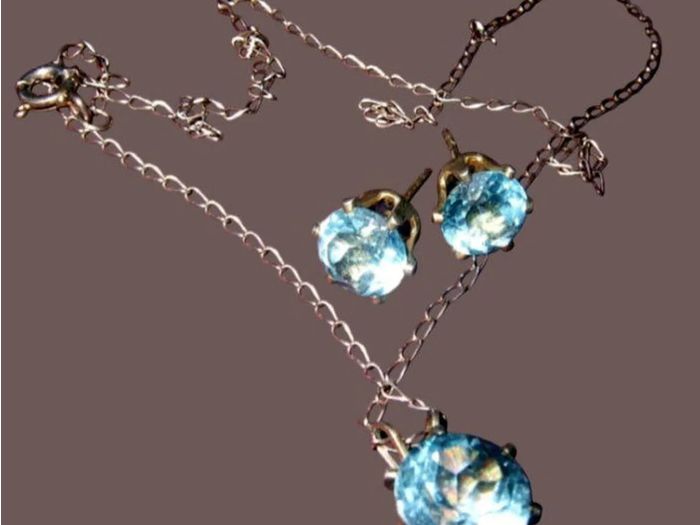 Pristine Vintage Hallmarked Silver/Topaz Trilogy