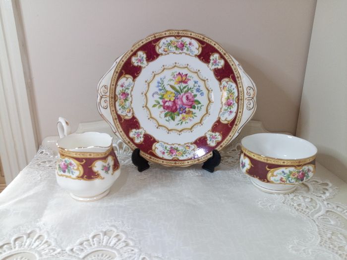 Vintage 21 piece Tea Set Royal Albert Lady Hamilton, Bone China