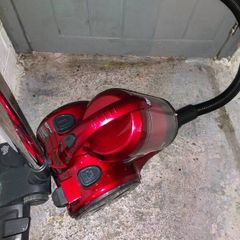 dirt devil bagless vacuum