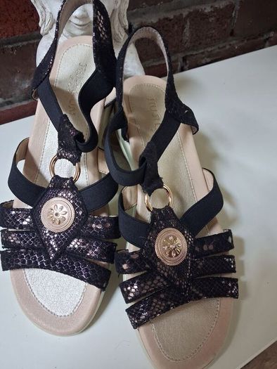 Black Sandals