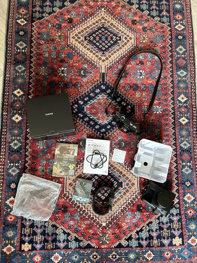 Fujifilm X100VI Black Mint Condition Boxed plus Extras (Case, 128GB Card, Receipt)