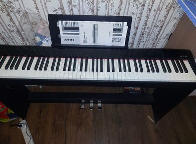 Nux digital piano