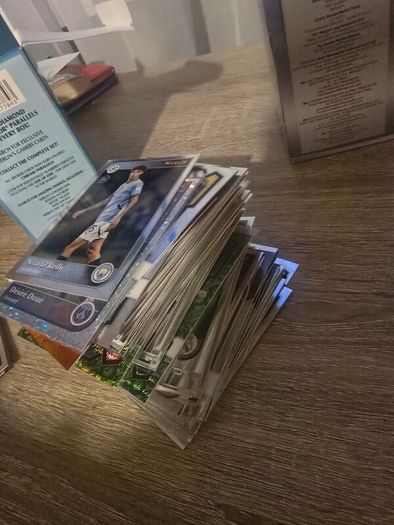 200+ football cards