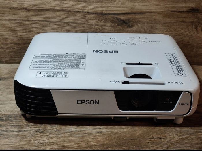 Epson EB-S31 Projector