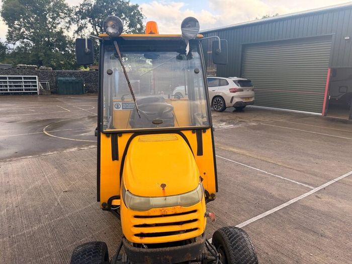 MF Tractor 2927 27bhp  / 4x4 /
