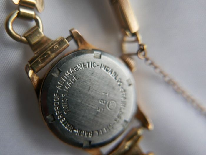 Vintage Tanis 17 Jewel Mechanical Watch - Womens Swiss - Gold Plated Watch (the watch works well and keeps time)