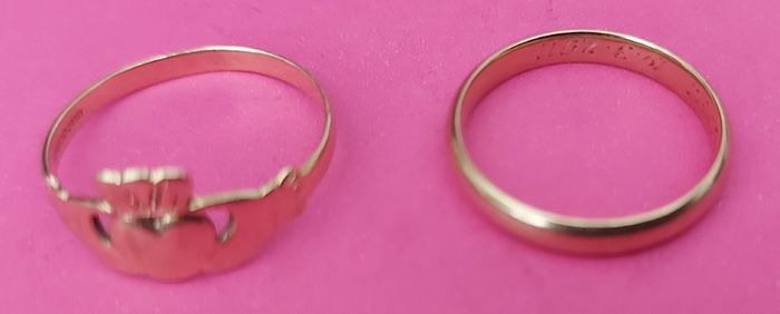 "Wedding Band" AND  "Claddagh"  Rings 9ct GOLD  3.4g