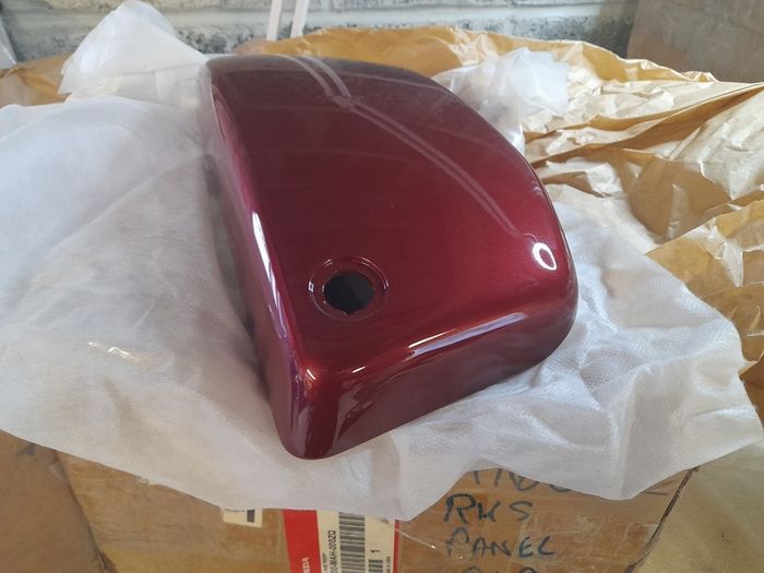 Honda VT1100 c2 side cover new right hand