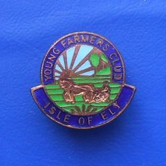YOUNG FARMERS CLUB (Isle of Ely, Cambridgeshire) - enamelled membership badge (1950's)