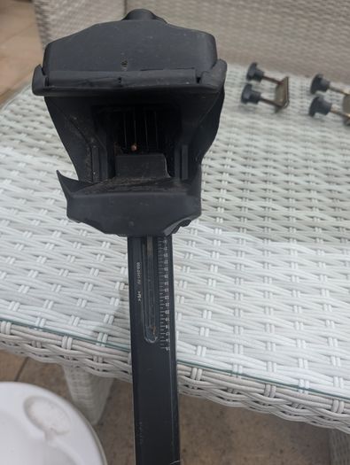 Car roof rails