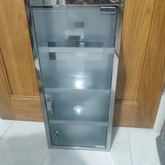 Wall mounted lockable medicine cabinet