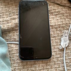 iPhone XR 1TB broken screen