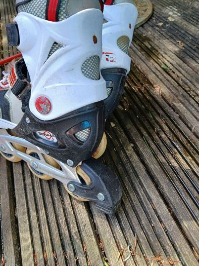 Roller blades