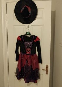 Halloween costumes.witches costume age 9-10