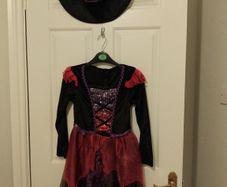 Halloween costumes.witches costume age 9-10