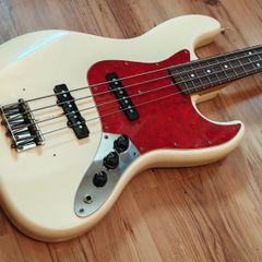 Fender Japan '62 Reissue Jazz Bass (Delivery available)