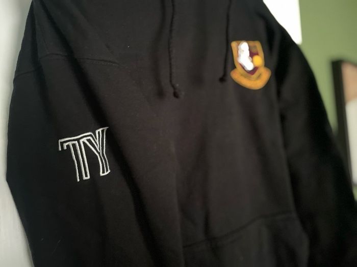 Pobalscoil Neasain TY hoodie Nessans