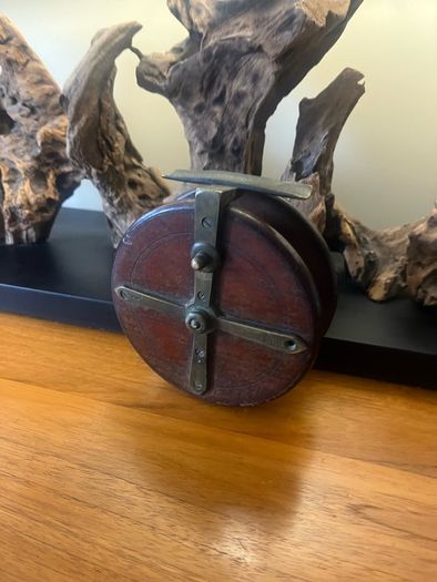 Antique SUN Fishing Reel
