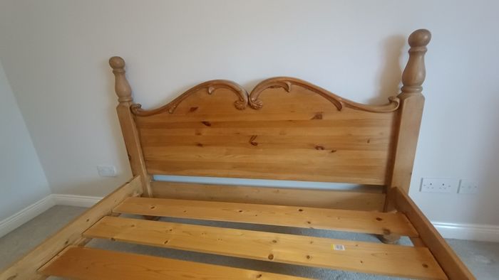 king size bed (Mexican Pine) Solid