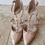 Nude shoe with gold detail Image 2