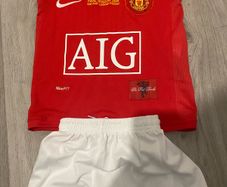 Brand new retro kit manUnited 2008 final kit zize 16 kids