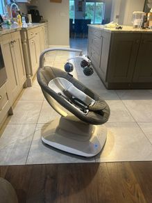 Uppababy Mamaroo smart swing