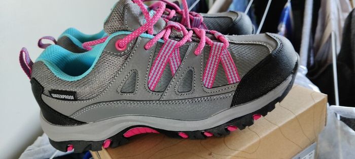 Walking/Hiking Shoes. Trespass
