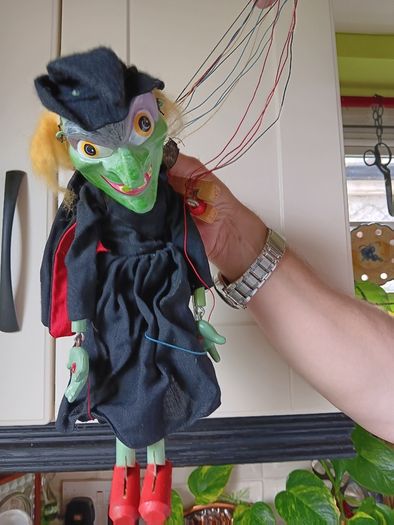 Vintage pellem puppets