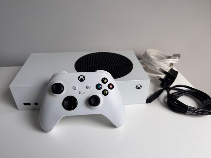 Xbox Series S 512GB - White - Complete Setup