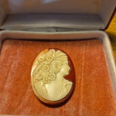 Vintage Cameo Brooch