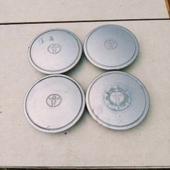 e10 Corolla center caps