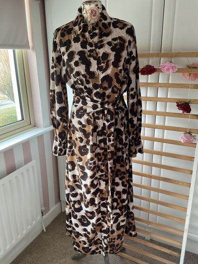 Bnwot size 10 marks & Spencer aminal print shirt dress with tie belt