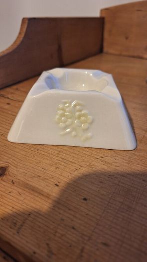 Beleek Thorn Pattern Ashtray