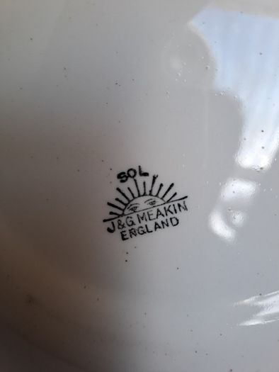 J and G Meakin rose Plates