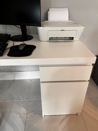 Desk Chair and Printer. Another things NOT FOR SALE.
