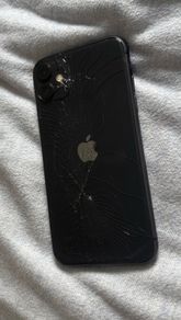 Iphone 11 128gb cracked back