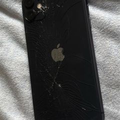 Iphone 11 128gb cracked back