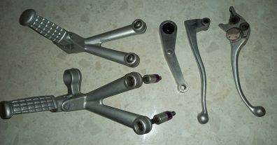 triumph 955i parts