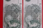 2 X 1970s Bank of England One Pound Note in Sequence