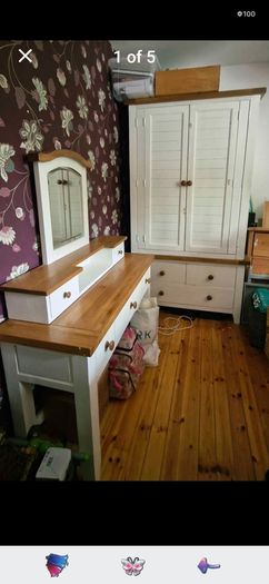 Solid Oak & Timber Bedroom Set: Wardrobe & Dressing Table