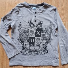 Grey Top. Age 8-9