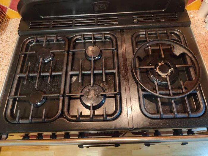 Rangemaster Classic 90 duel-fuel range/cooker (Burgundy)