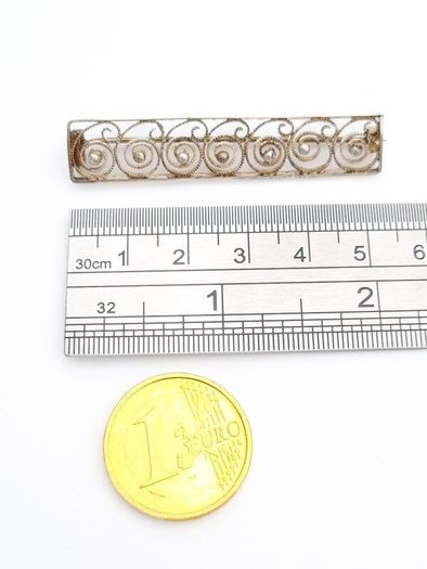 830 Antique Sterling Silver Brooch