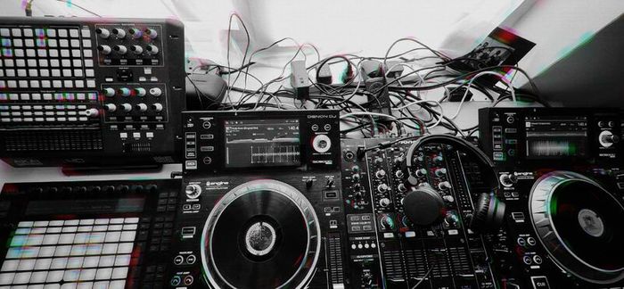 2x Denon Dj Sc5000 and Pioneer DJM850 for sale