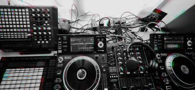 2x Denon Dj Sc5000 and Pioneer DJM850 for sale