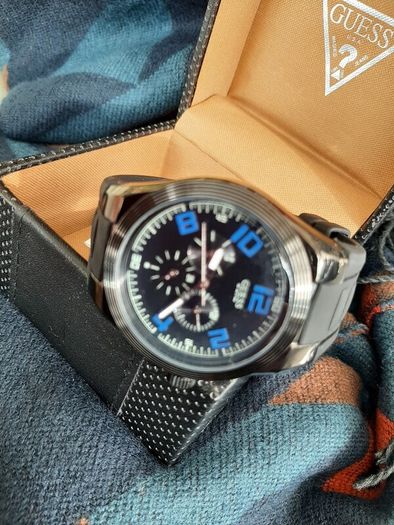 New Guess steel watch in Box