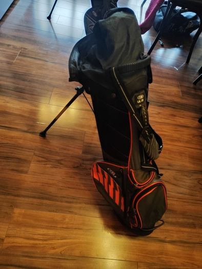 US kids golf ultralight set 4 clubs, right hand. 51". Good condition.