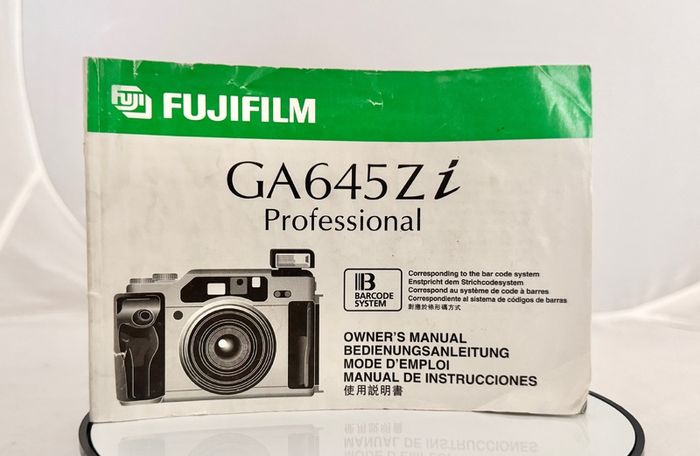 Fujifilm GA645Zi Professional Medium Format Camera. Only 600 Exposures. Complete Kit