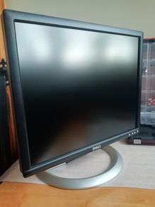 Dell UltraSharp 19" HD LCD Monitor 1907FVPt  w Rotating and Height Adjustable Stand